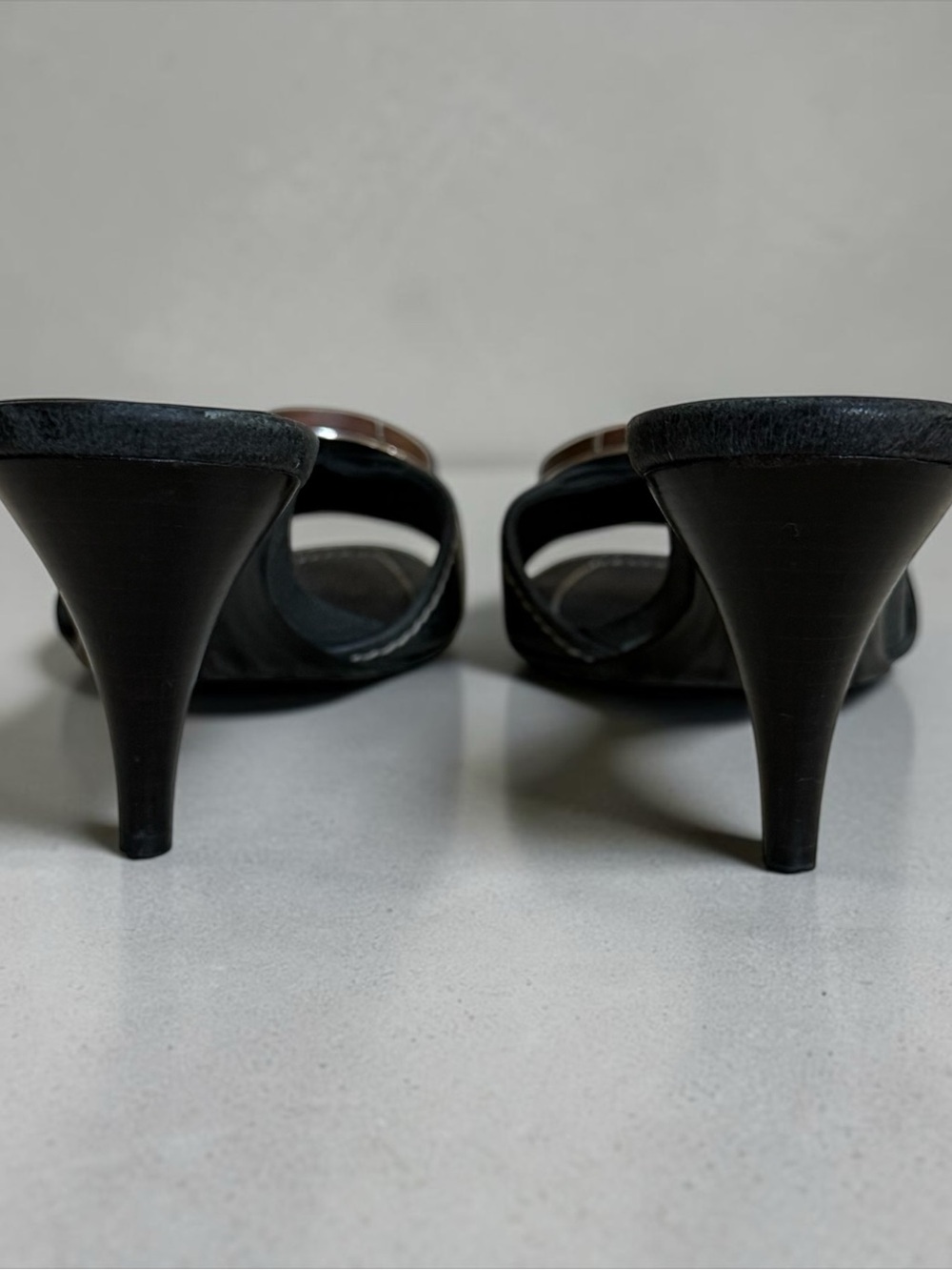 Authentic Vintage Prada Navy Blue Leather Mule Slides Wood Buckle! 36(EU) 6(US) - Picture 10 of 16